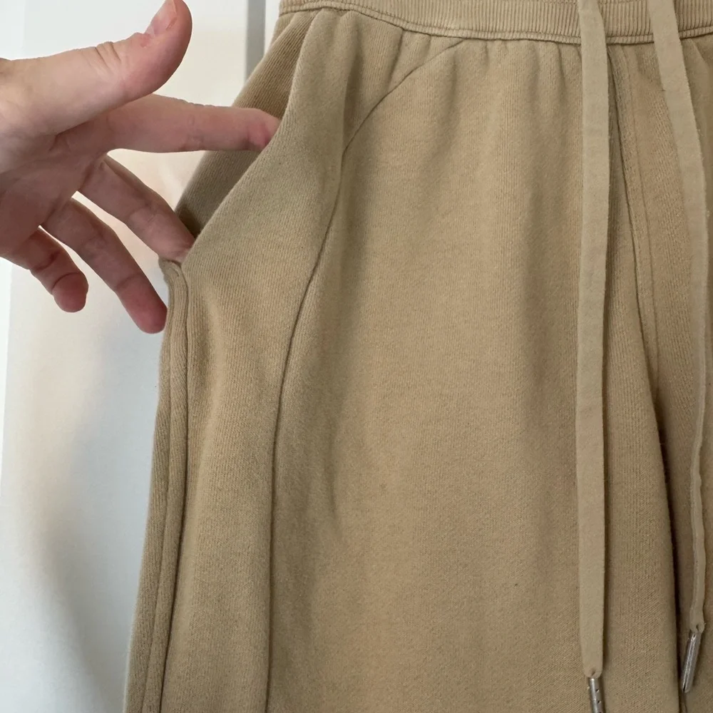Lululemon Scuba Beige Drawstring Jogger - Picture 2 of 6